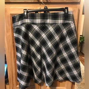 Lands End Flowy Plaid Skirt 14